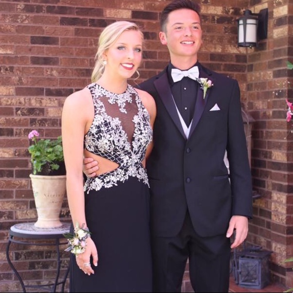PROM DRESS - Picture 1 of 5
